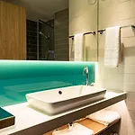 Ibis Styles Bordeaux 3* 로르몽